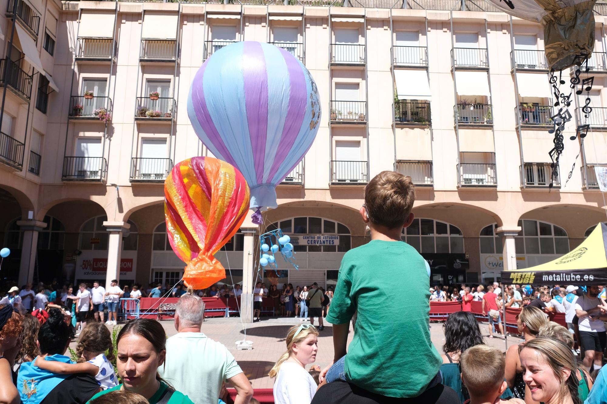 Así ha sido el "Correr la traca" y la suelta de globos de las Fiestas Mayores de Elda