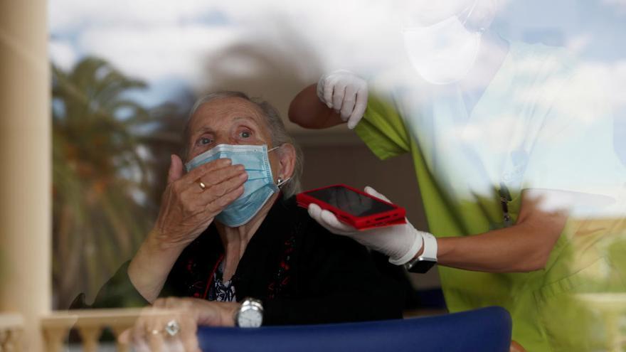 Los contagios de mayores se disparan y auguran un aumento de hospitalizaciones