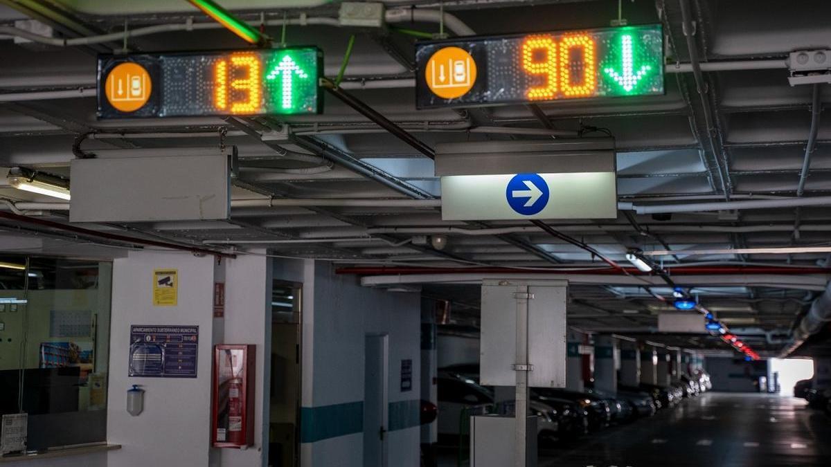 Nerja ha instalado un nuevo sistema de señalizacion de plazas libres en el parking del Balcón de Europa.