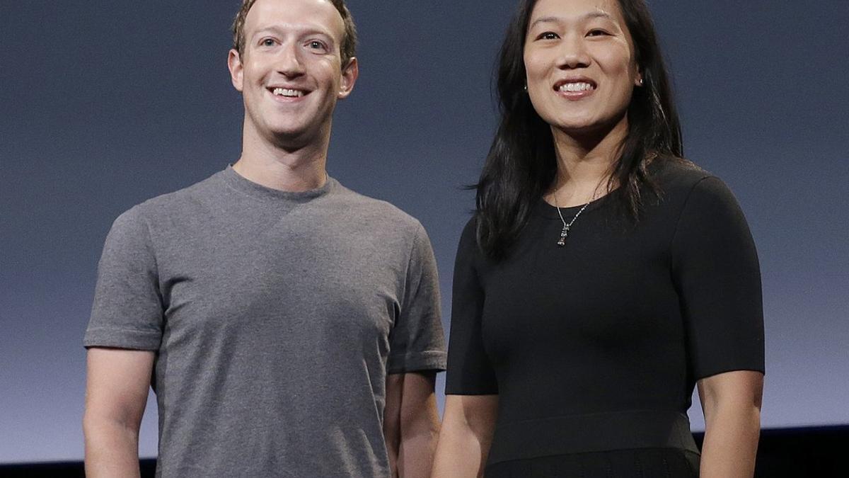 Mark Zuckerberg y su esposa, Priscilla Chan.  