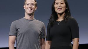 Mark Zuckerberg y su esposa, Priscilla Chan. 