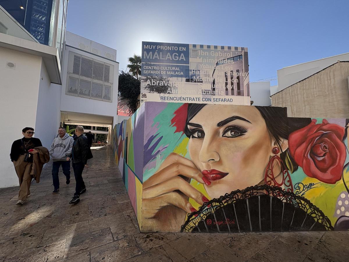 La maquinaria pesada vuelve a la parcerla donde irá el futuro Centro Cultural Sefardí.