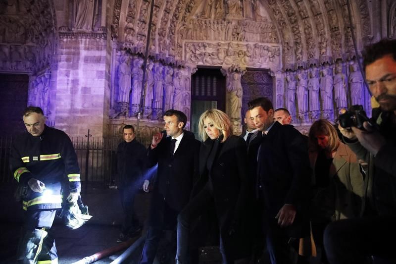 Incendio en la Catedral de Nôtre Dame