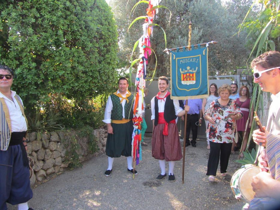 El Fadrí Major de Moscari corteja a las solteras en honor a la patrona Santa Anna