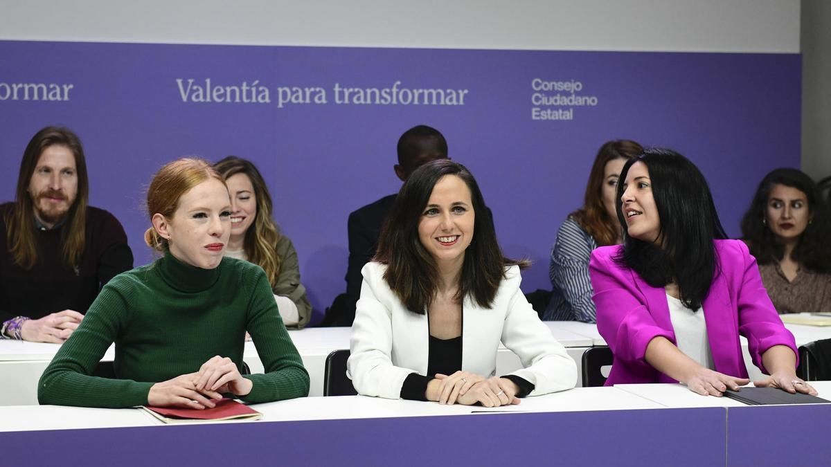 Lilith Verstrynge, Ione Belarra e Idoia Villanueva, en el Consejo Ciudadano Estatal de Podemos.