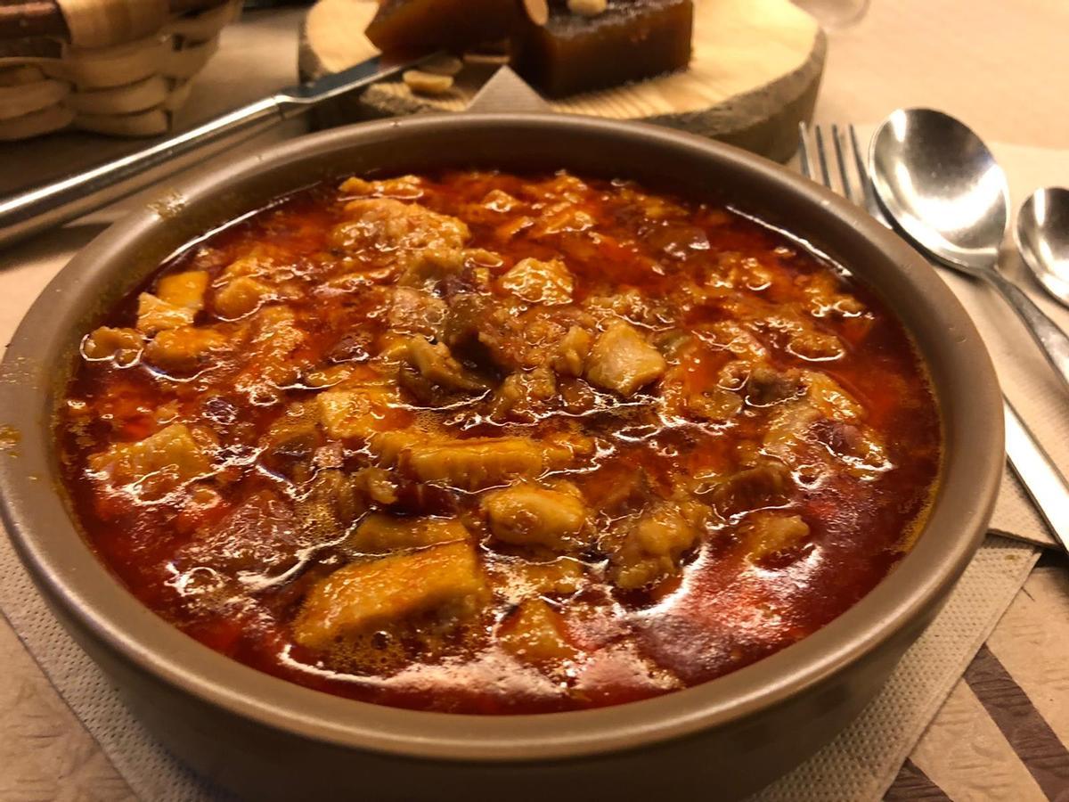 Plato de callos, que también pueden degustarse en el restaurante