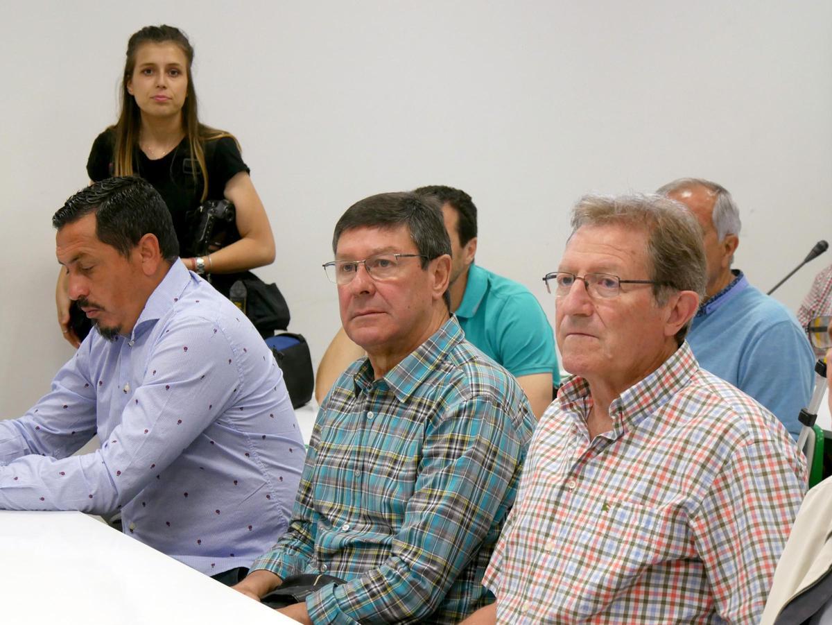 Ariel Montenegro, junto a Mariano Mansilla y Juan Verdugo en un acto con los veteranos del Córdoba CF.