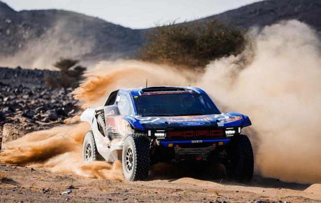 Cop d’autoritat de Roma i Sainz, que ja lideren el Dakar