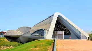 Zaha Hadid fue la primera mujer en ganar el Pritzker: un pabellón-puente que casi nadie ha pisado