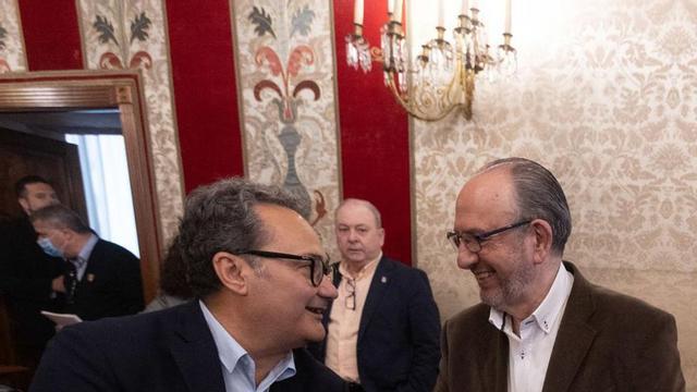 Francesc Sanguino y Miguel Millana, en el pleno celebrado el pasado mes de abril. | JOSE NAVARRO