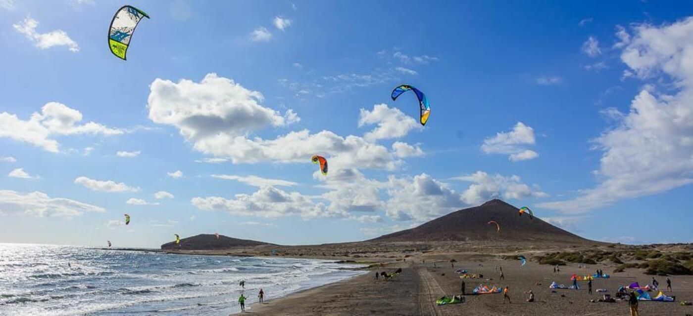 Playa del Médano, en el sur de Tenerife.jpg