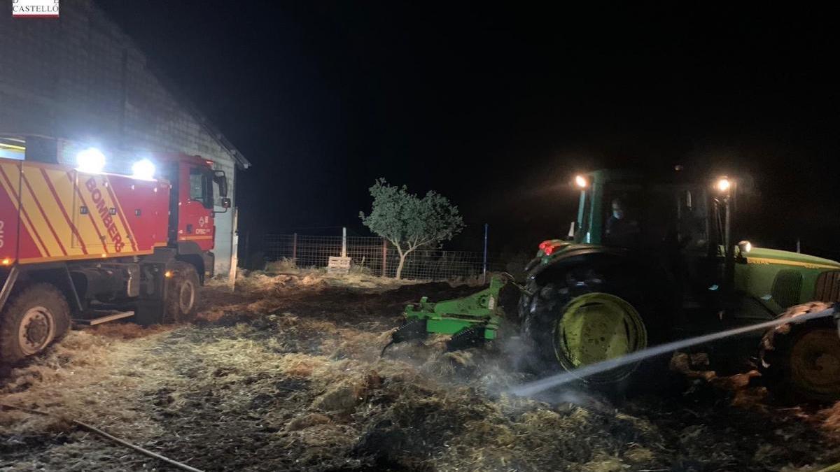 Extinguen el incendio de la masía de Morella tras 48 horas de trabajo