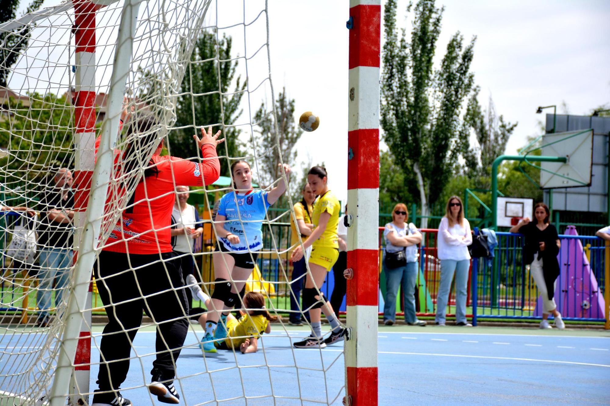 En imágenes | El colegio El Pilar-Maristas celebra las 24 Horas de Balonmano Memorial Roberto Suso