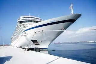 La Policía Nacional estrena un control fronterizo a un crucero de turismo chino en el Port de Tarragona