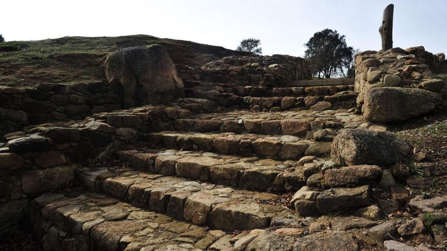 La mejor lección de arqueología en el yacimiento de Monte do Castro en solo 45 minutos