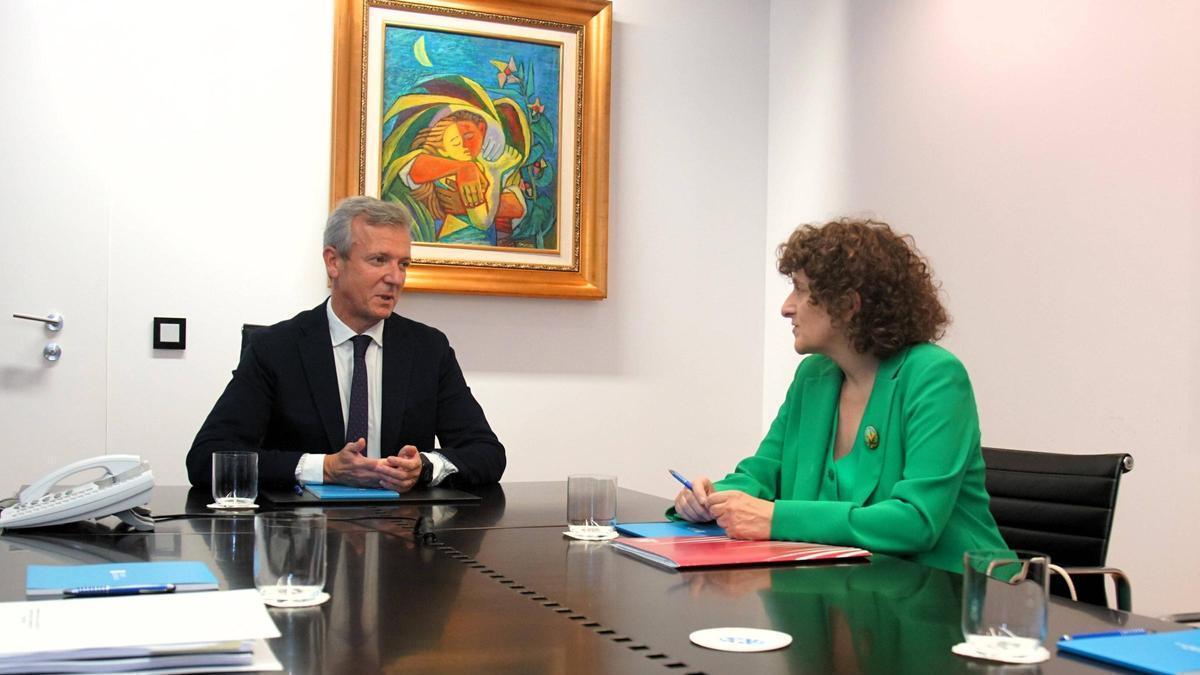 Alfonso Rueda y Goretti Sanmartín en una reunión en San Caetano