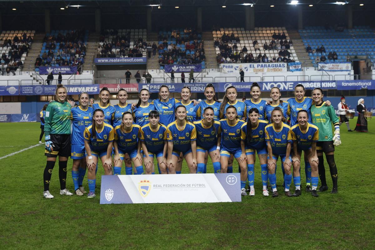 EN IMÁGENES: Así fue el debut de Asturias ante Navarra en un partido de fútbol femenino histórico en el Suárez Puerta