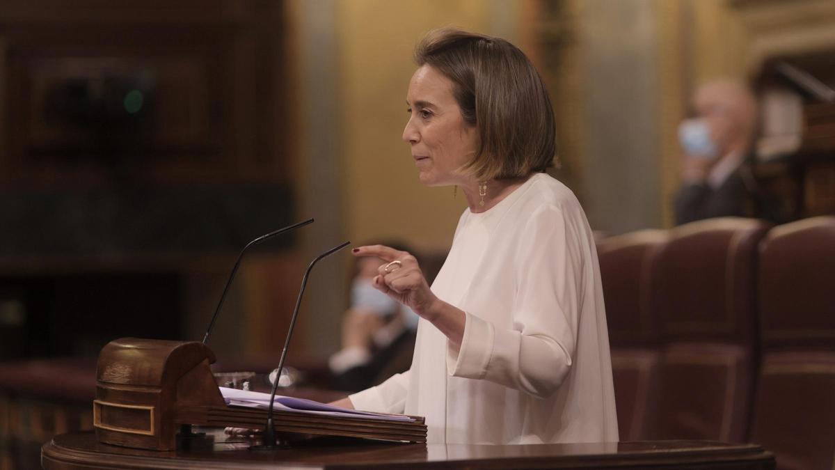 La portavoz del Grupo Parlamentario Popular en el Congreso, Cuca Gamarra, interviene en una sesión de control al Gobierno, a 9 de junio de 2021, en el Congreso de los Diputados, Madrid, (España). La sesión, marcada por la ausencia del presidente del Gobie