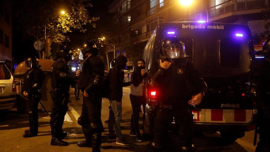 Los Mossos detienen a manifestantes en las protestas por las detenciones del 'estado mayor' de Puigdemont