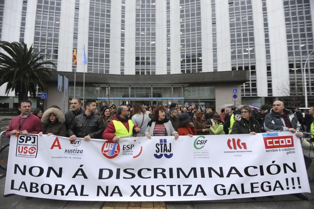 El seguimiento de esta nueva jornada de paro es de "prácticamente" el 90% según los sindicatos mientras que la Xunta lo rebaja al 40,3%.