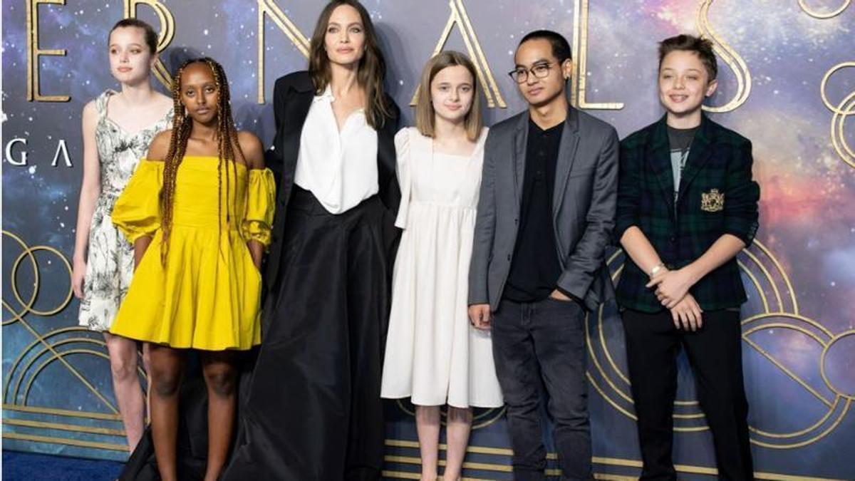 La hija pequeña de Angelina Jolie y Brad Pitt también pide eliminar el apellido de su padre