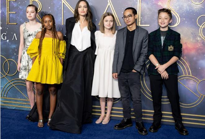 La hija pequeña de Angelina Jolie y Brad Pitt también pide eliminar el apellido de su padre