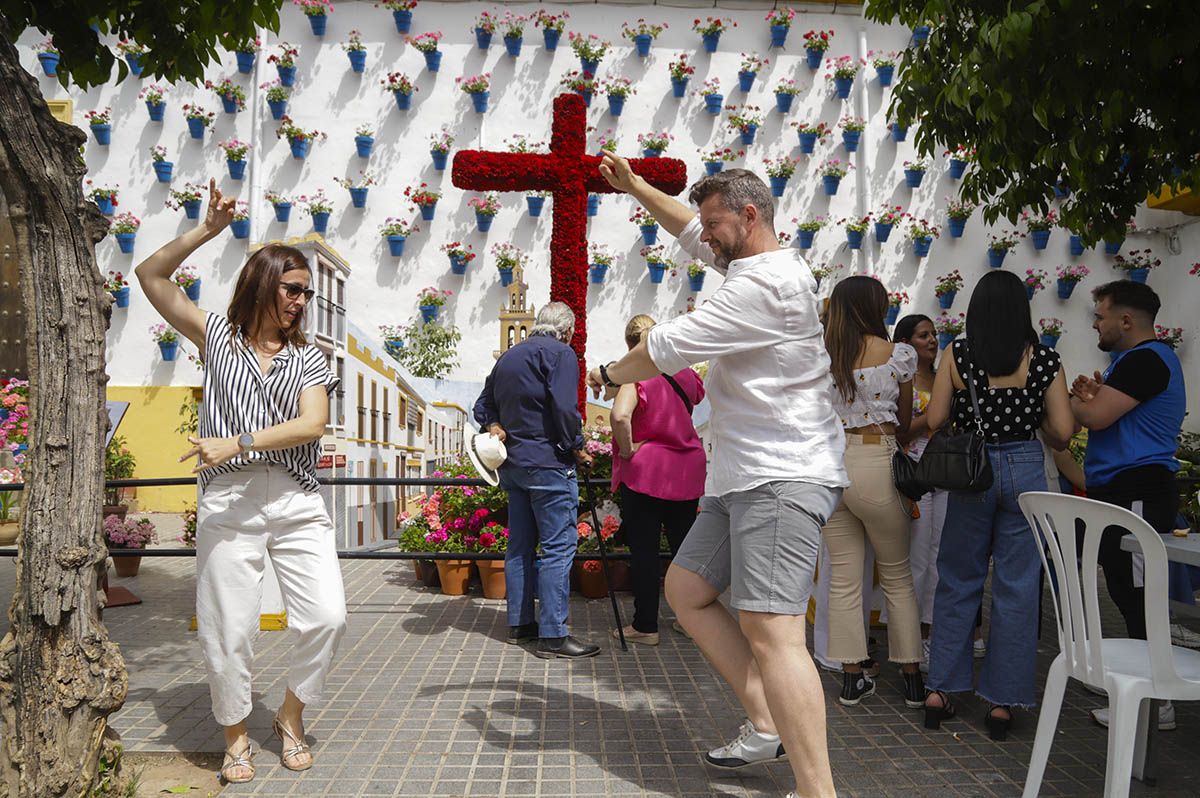 La AAVV Nuevo Cañero ganadora del concurso de Cruces de Mayo en zonas modernas