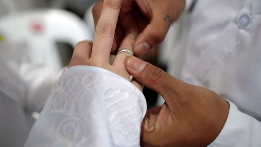 Spanisch lernen mit der MZ: Eine Hochzeit macht einen nicht automatisch zum Geheimagenten