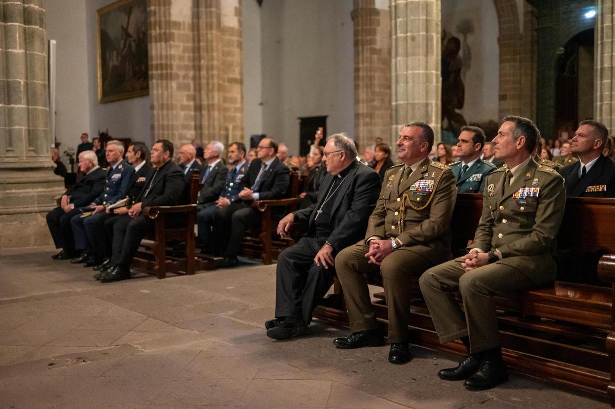 Así fue el concierto cofrade de la Banda de Guerra en la Catedral de Canarias