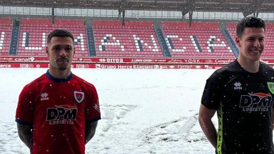 El meta Iván Martínez cierra la portería del Águilas FC
