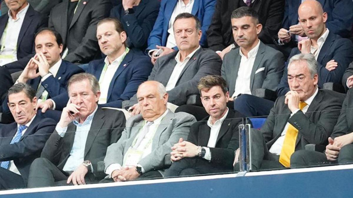 Javier Lozano (primero a la derecha en la primera fila), en la Copa de España