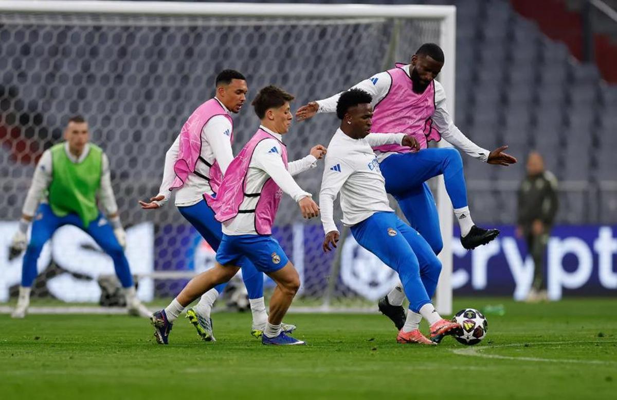 Los jugadores del Real Madrid se entrenan en el Allianz Arena