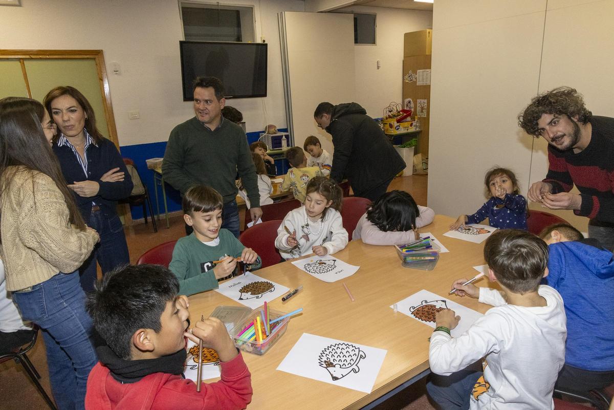 Visita al Plan Corresponsables, servicio de ludoteca, que se desarrolla en el Colegio La Santa Cruz