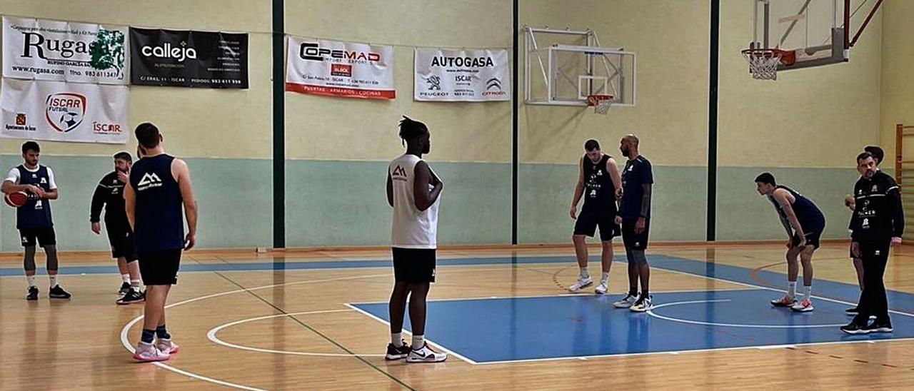 El Palmer Alma Mediterránea Palma se ejercitó ayer en doble sesión en Polideportivo Municipal de Íscar (Valladolid).