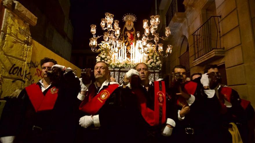 La procesión del Divino Amor &quot;La Marinera&quot; conquista la noche del Miércoles Santo en Alicante