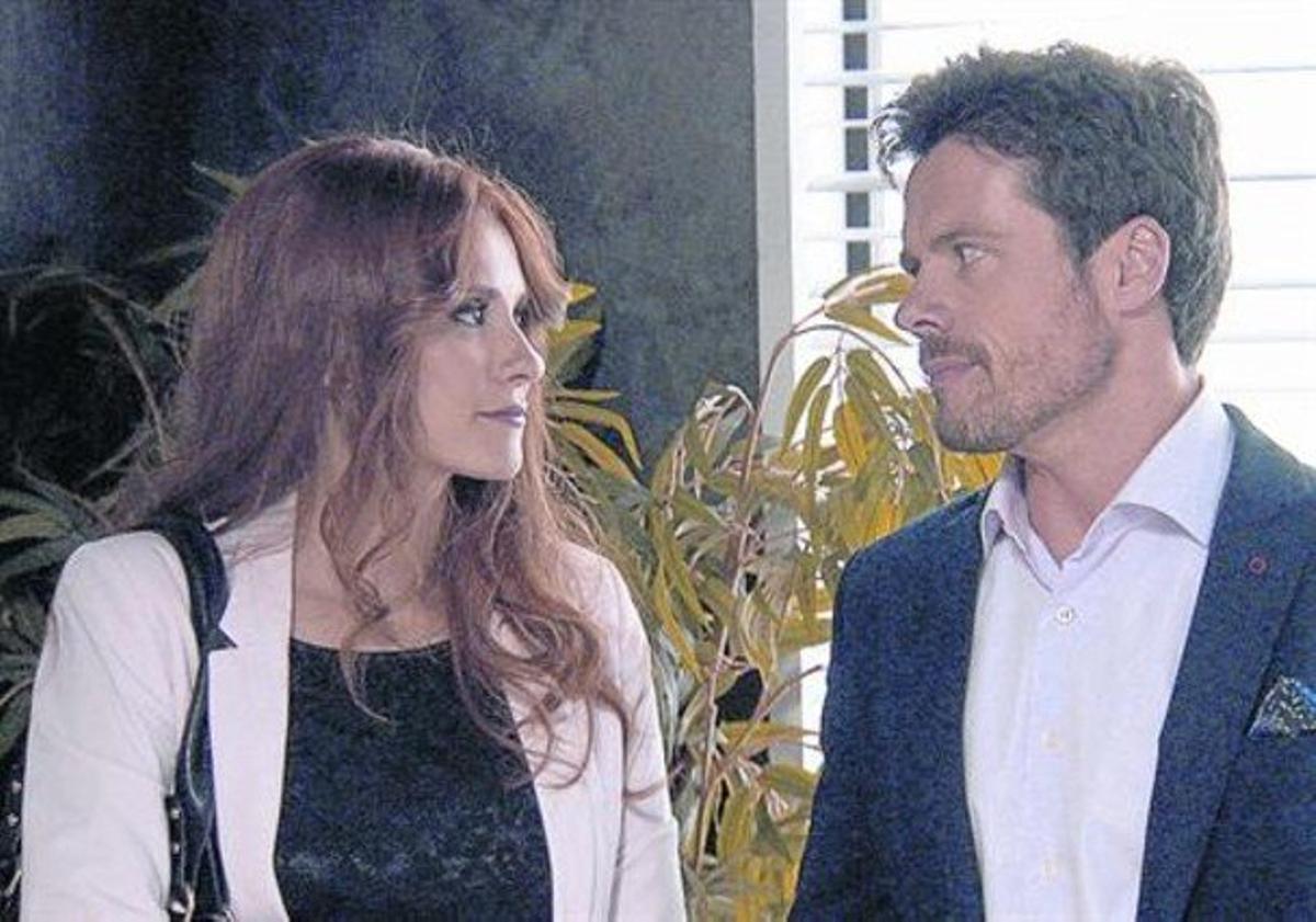 Rebeca (Elena Ballesteros) es retroba amb el seu vell amic Carlos (Octavi Pujades), a ’Ciega a citas’. Rebeca (Elena Ballesteros) es retroba amb el seu vell amic Carlos (Octavi Pujades), a ’Ciega a citas’.