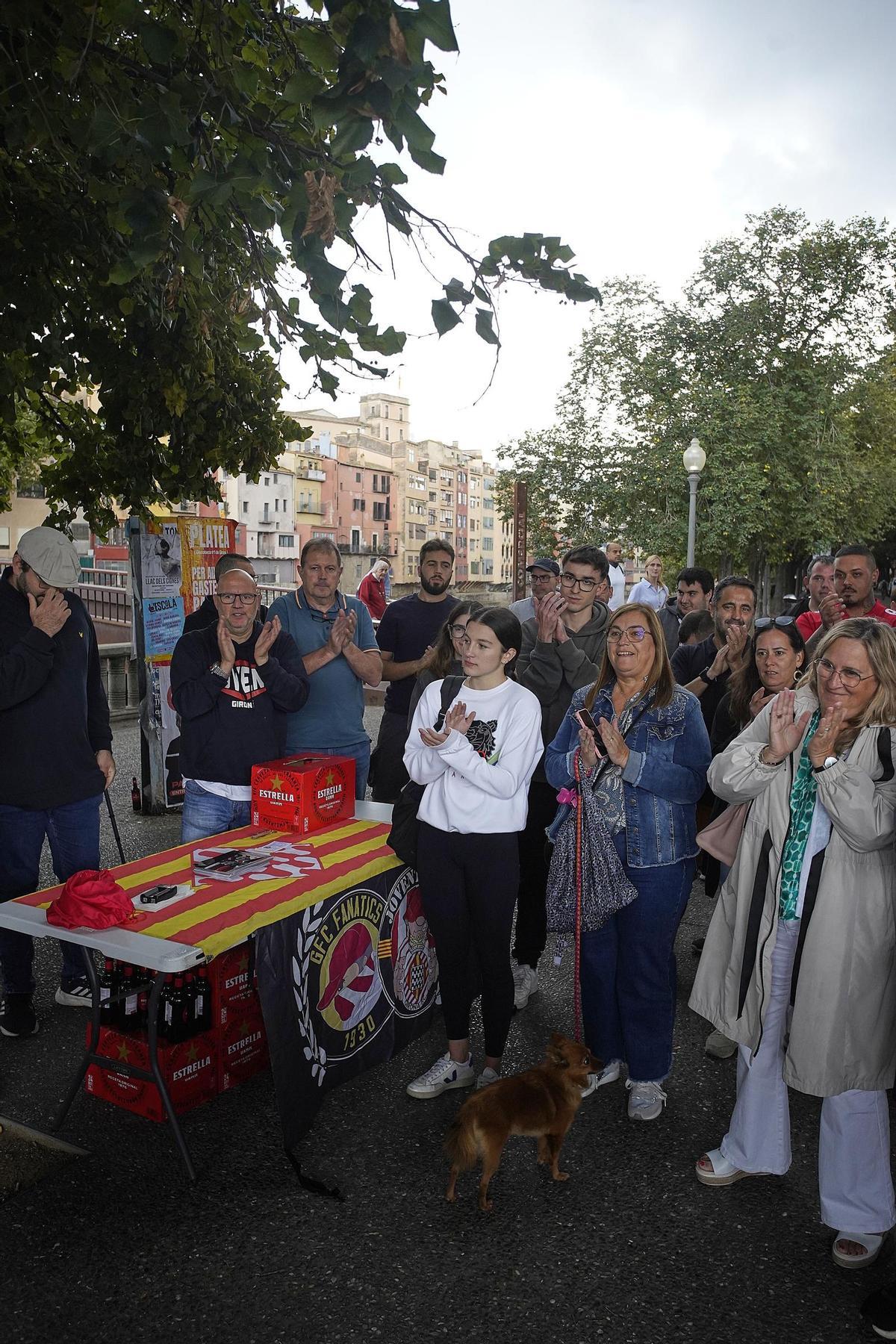 Stuani i Míchel destapen el mural que l'artista Miguel Martínez ha pintat a Girona Stuani i Míchel destapen el mural que l'artista Miguel Martínez ha pintat a Girona
