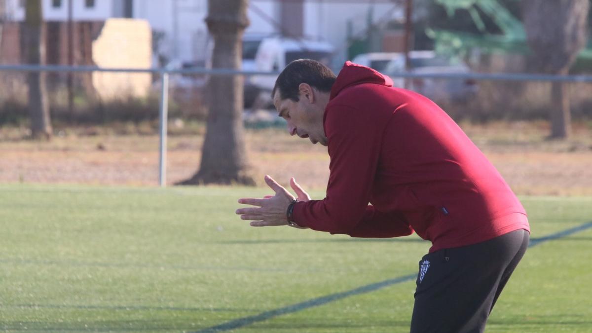 Diego Caro, entrenador del Córdoba B, en la Ciudad Deportiva.