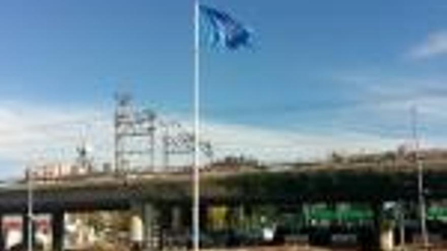 Girona Una bandera de l&#039;ONU a la plaça Europa