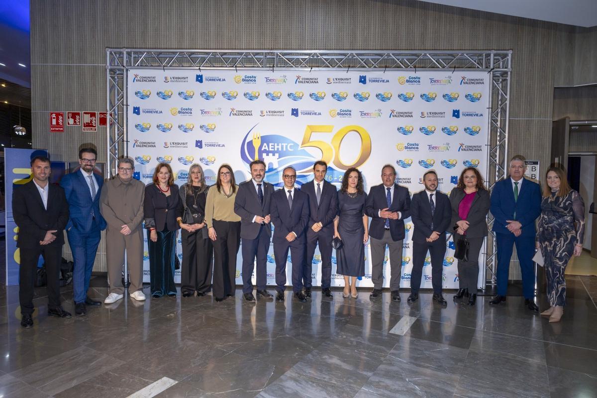 Una gran noche para la hostelería de Torrevieja para celebrar el 50 aniversario de su asociación
