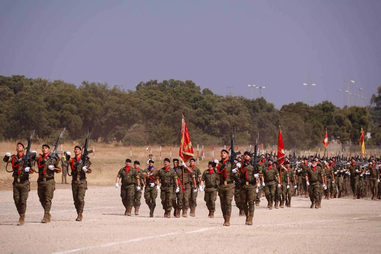 La BRI X celebra su 40º aniversario con una parada militar
