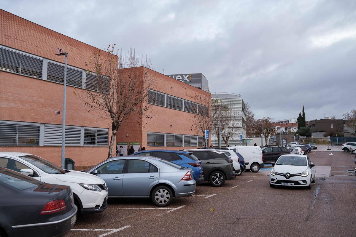 Fotogalería | Así han sido las oposiciones a celador del SES en Mérida