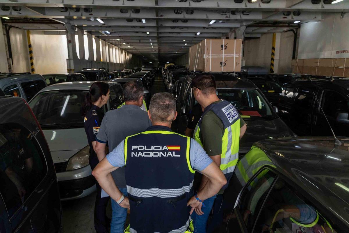 España y Francia colaboran para frenar el tráfico de vehículos robados en ferrys hacia Argelia desde Alicante España y Francia colaboran para frenar el tráfico de vehículos robados en ferrys hacia Argelia desde Alicante