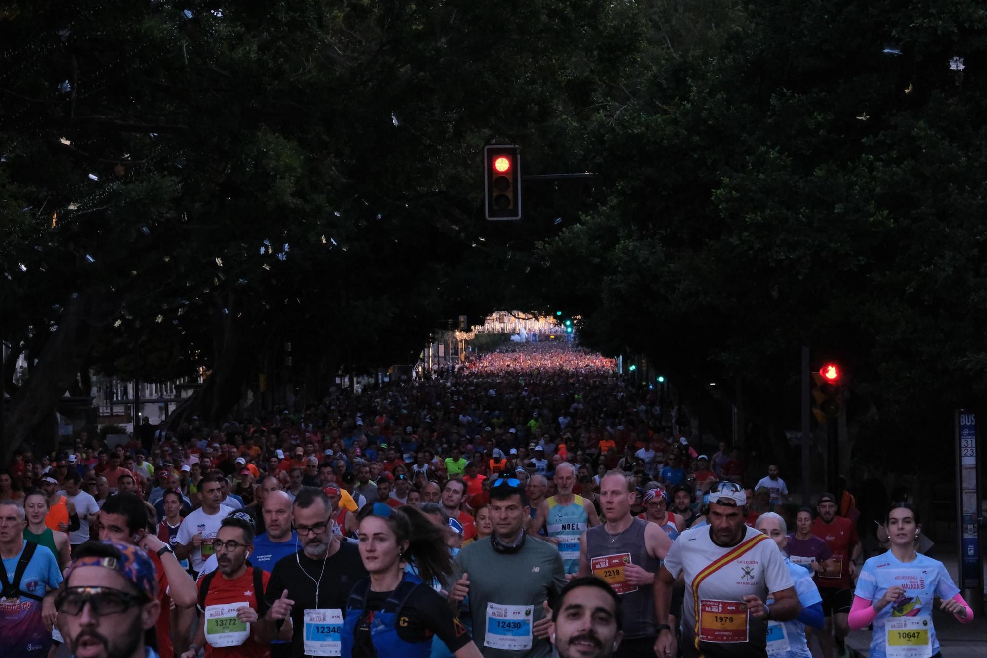 Una imagen de la salida de la Maratón de Málaga 2023.