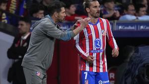 Simeone, hablando con Griezmann