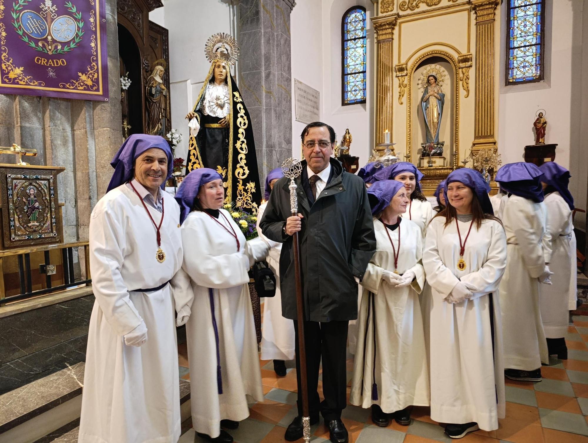 El Nazareno y la Virgen Dolorosa emocionan en Grado