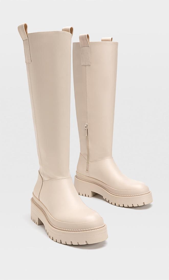 Botas blancas de Stradivarius