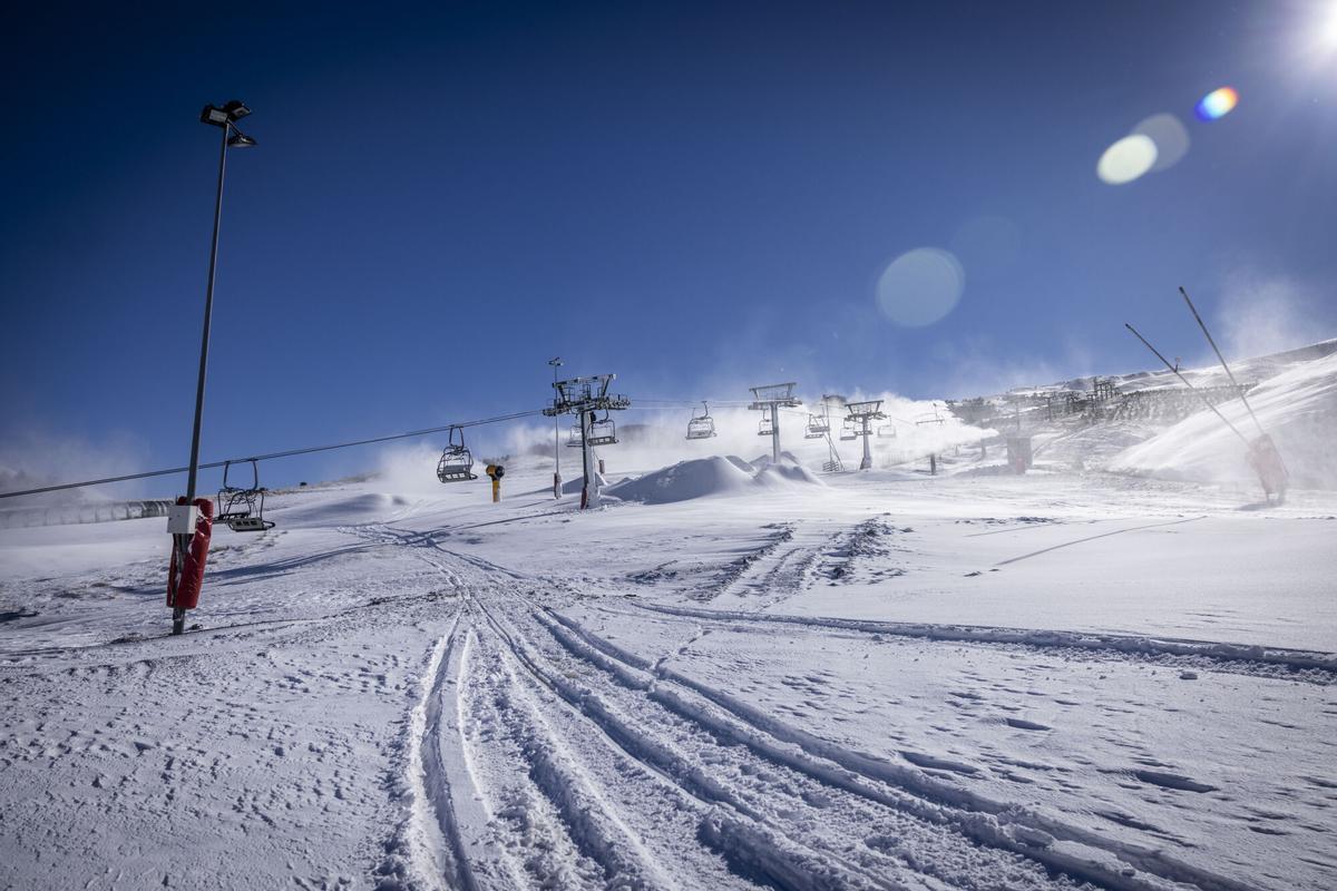 En imágenes | Inicio de la temporada invernal en las estaciones de esquí aragonesas