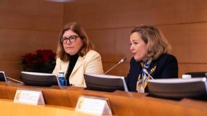 Elena Manzanera, presidenta del INE, junto a Nadia Calviño, exministra de Economia y actual presidenta del Banco Europeo de Inversiones