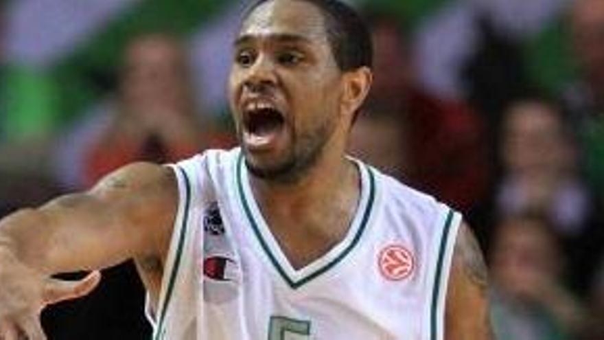 Terrell McIntyre, con la camiseta del Montepaschi italiano.